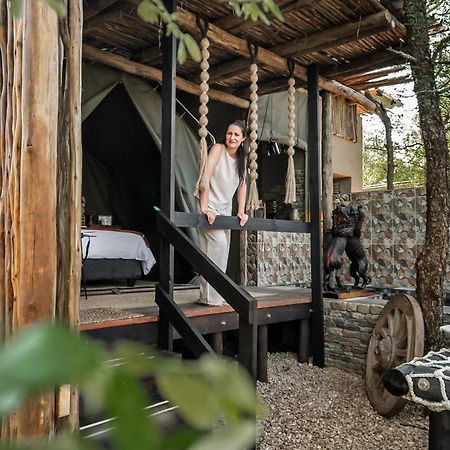 מרלות' פארק Grace Of Africa, Couples 5 Star Nature Lodge מראה חיצוני תמונה
